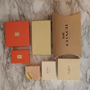 Vintage box assortment